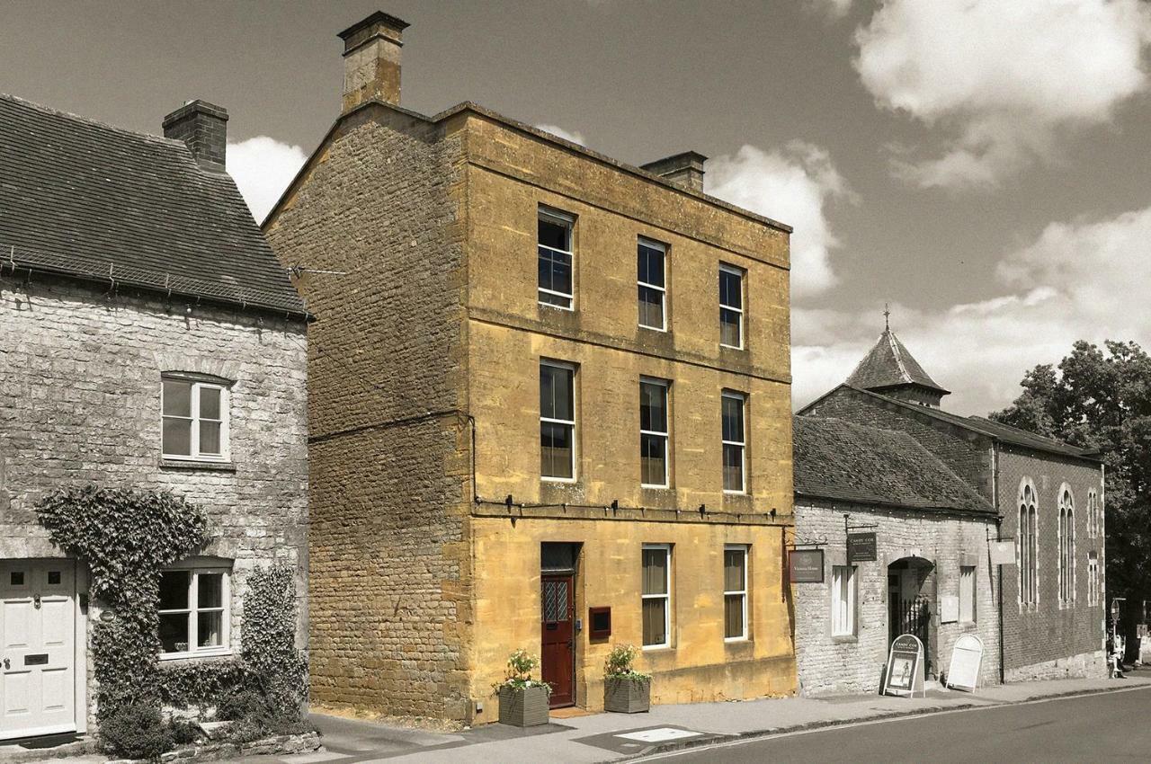 Victoria House Hotel Stow-on-the-Wold Exterior photo